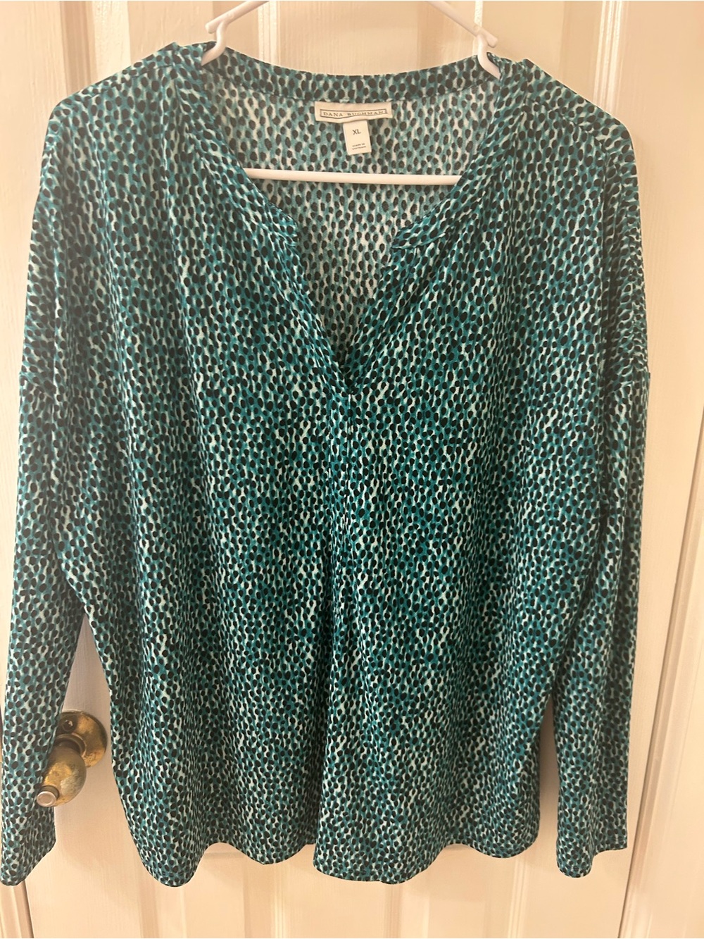 Dana Buchman Teal and Black Printed V-Neck Long Sleeve Top